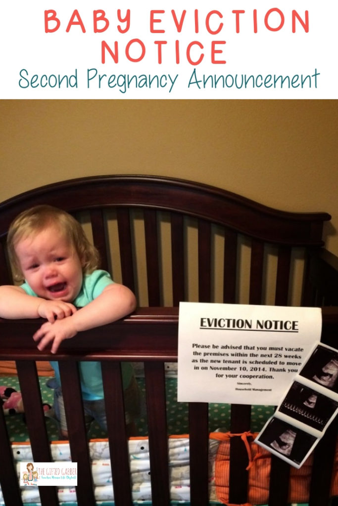 This funny baby eviction notice idea is perfect for a 2nd pregnancy announcement. Get the big brothers and big sisters involved and send this sibling pregnancy announcement to parents, grandparents, family or even to Facebook! This creative and unique announcement can be whipped together quickly without much planning or time needed. #pregnancy #announcement #babies 