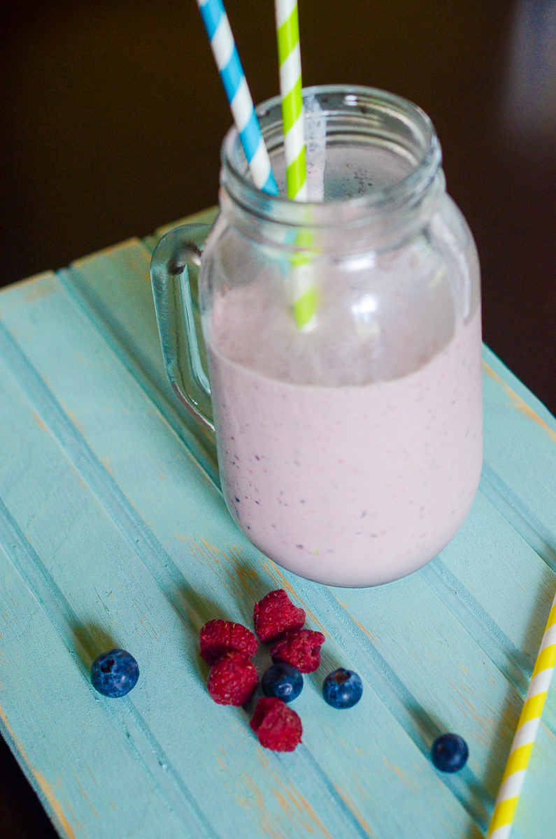 Lemonade Recipe (Plain, Strawberry & Blueberry) - The Recipe Rebel