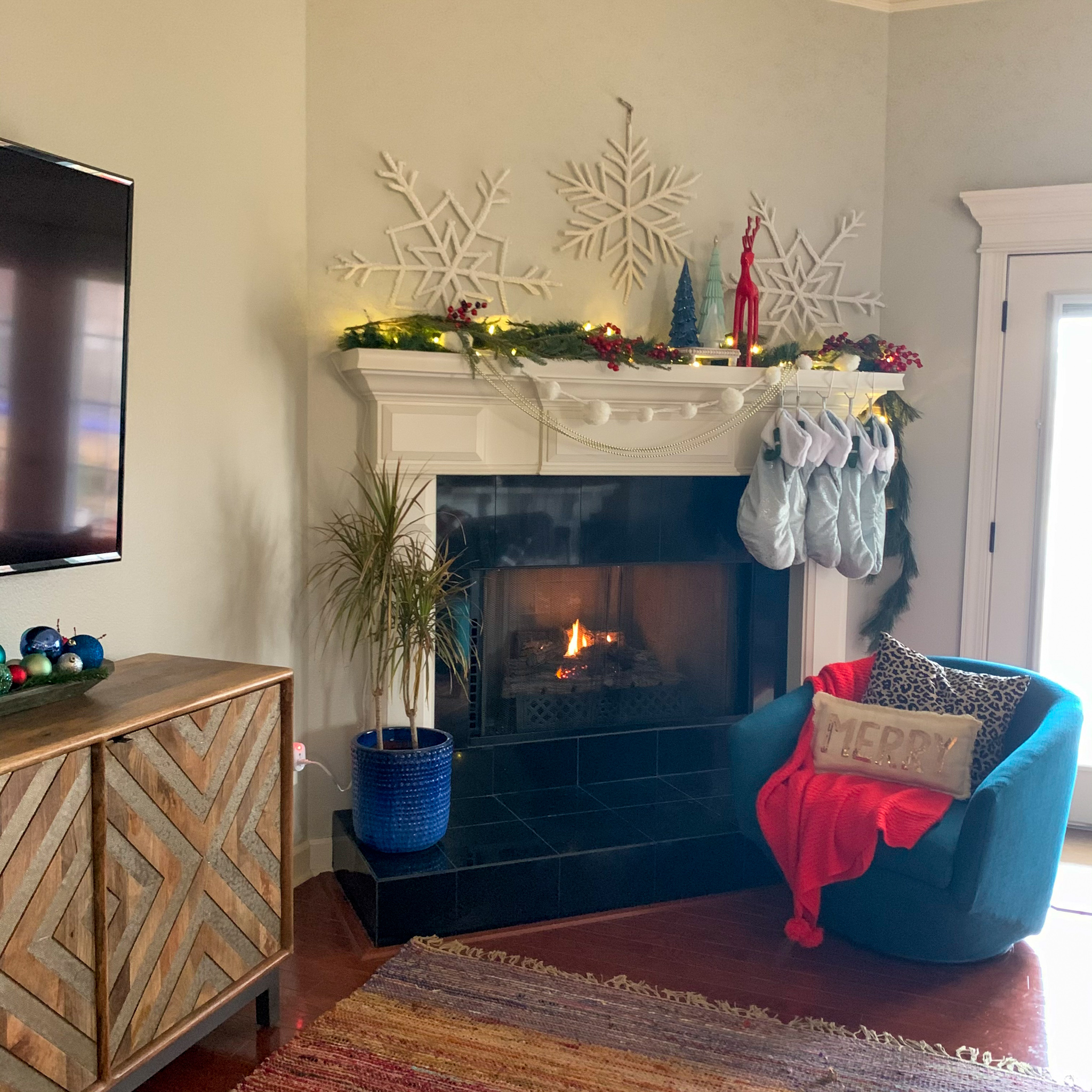 Check Out This Modern Blue and Red Christmas Decor