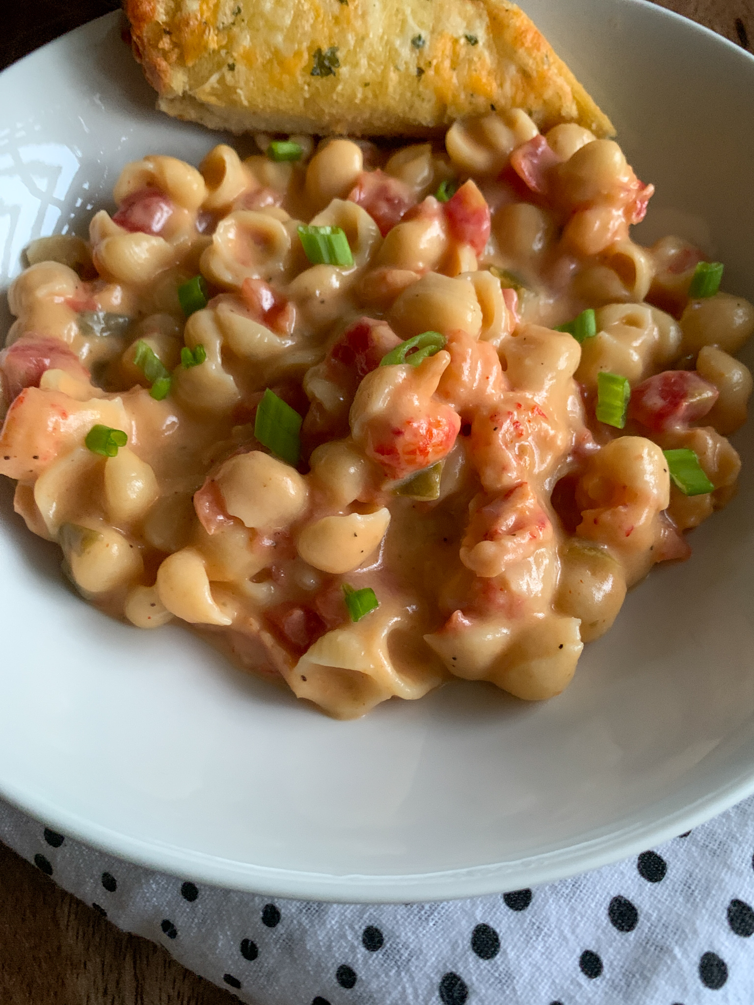 Crockpot Crawfish Mac and Cheese – Cast Away's Blog