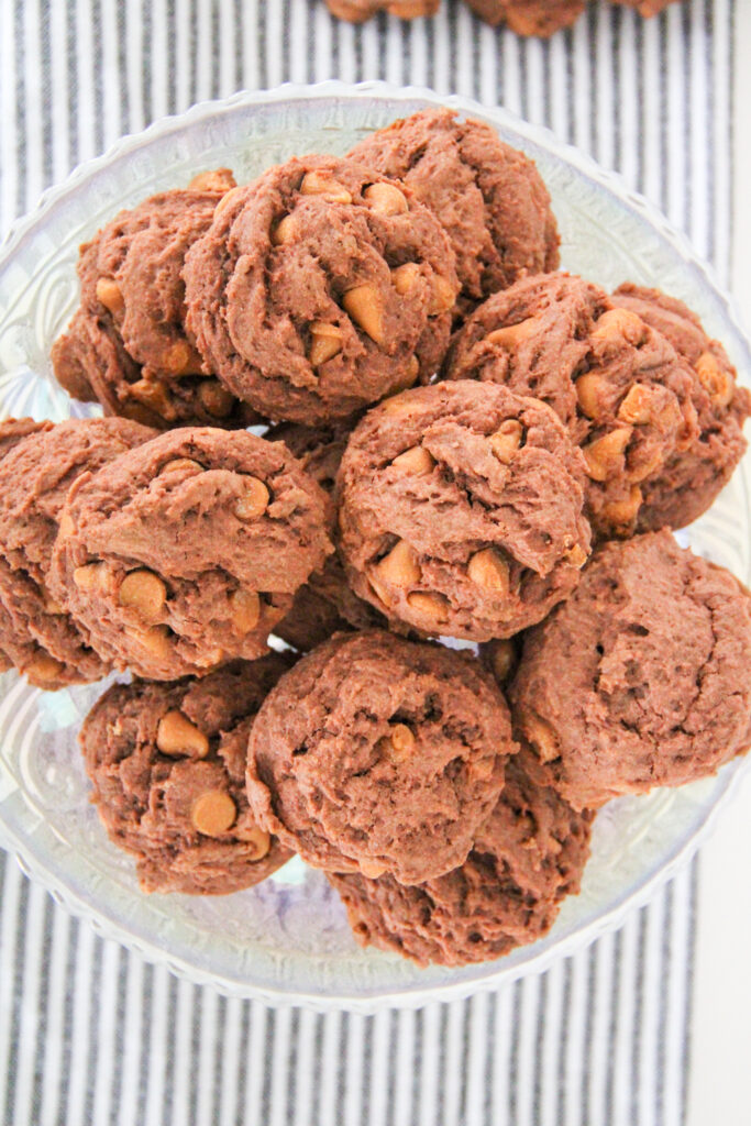 plate of butterscotch chocolate pudding cookies