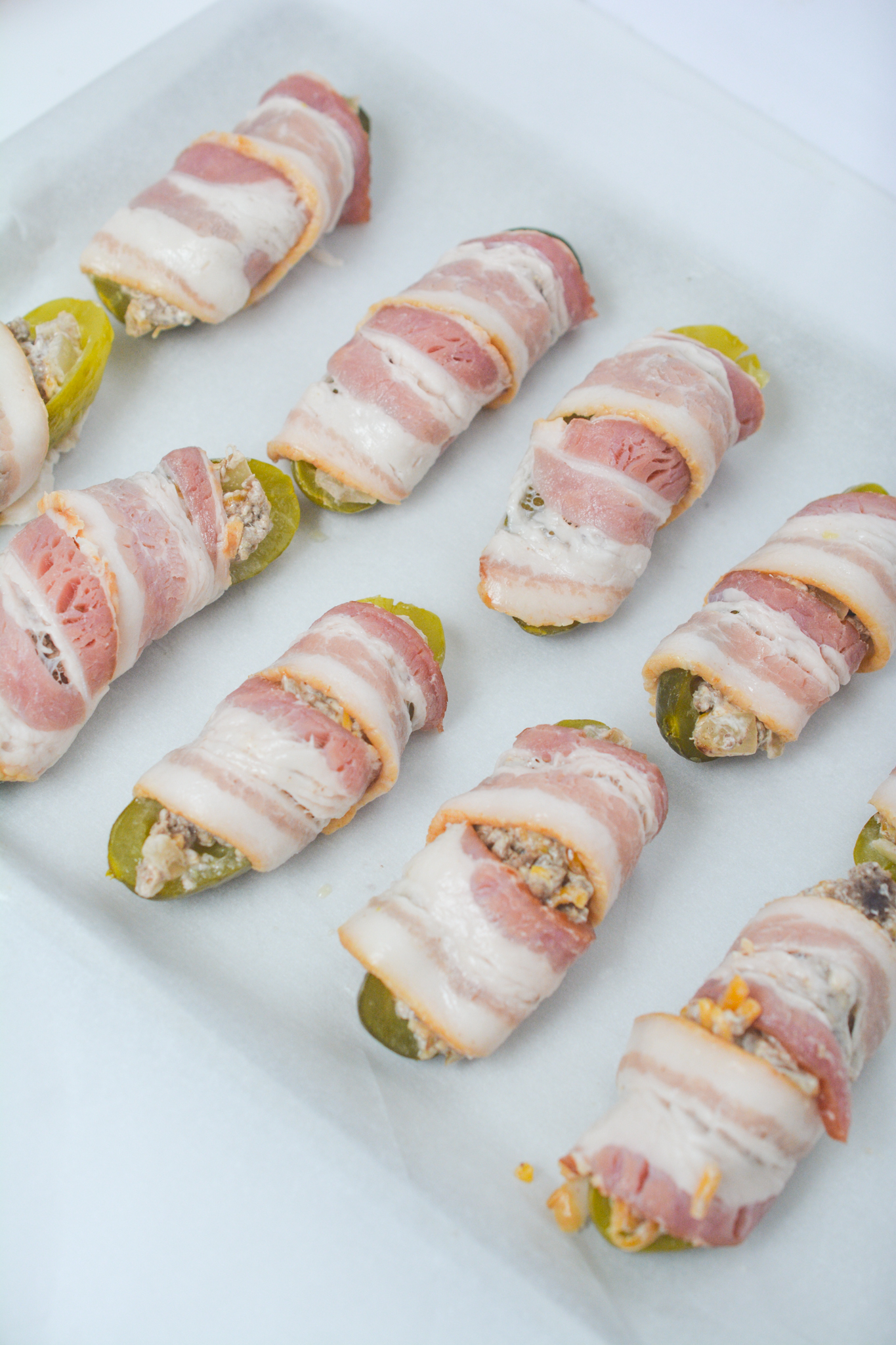 Cheeseburger Pickle Poppers with Bacon for Easy Appetizers