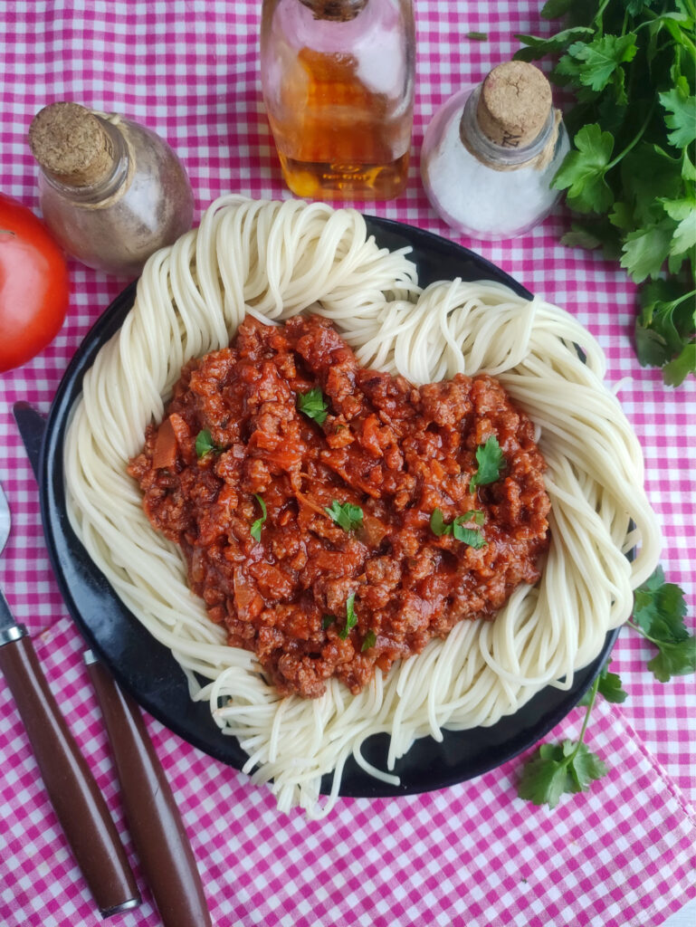 heart spaghetti on plate for date night spaghetti dinner