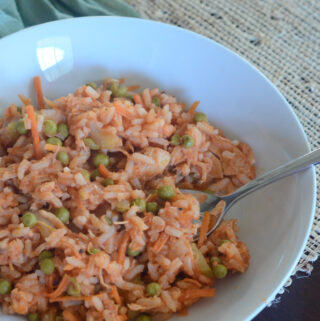 arroz con pollo Panama style in white bowl