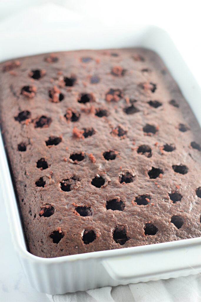 white cake pan dessert