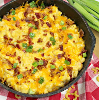 bacon ranch mac and cheese in a cast iron skillet