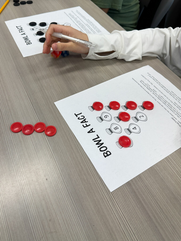 kids play Bowl a Fact with free multi dice roller online
